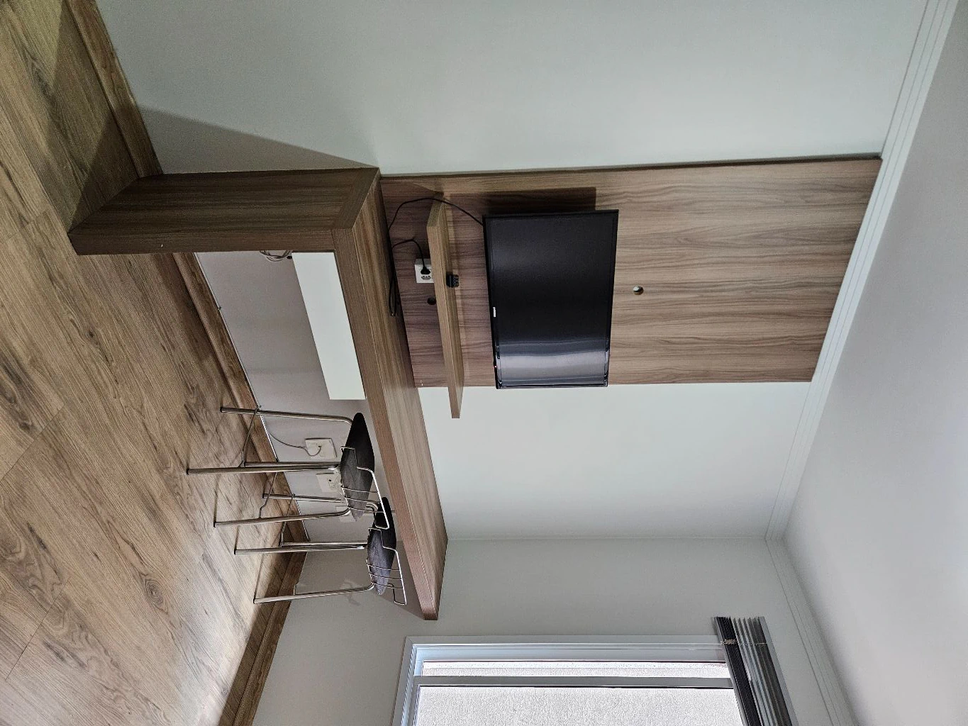 Apartamento de 1 dormitorio con cocina cerrada y cocina a gas — photo 3
