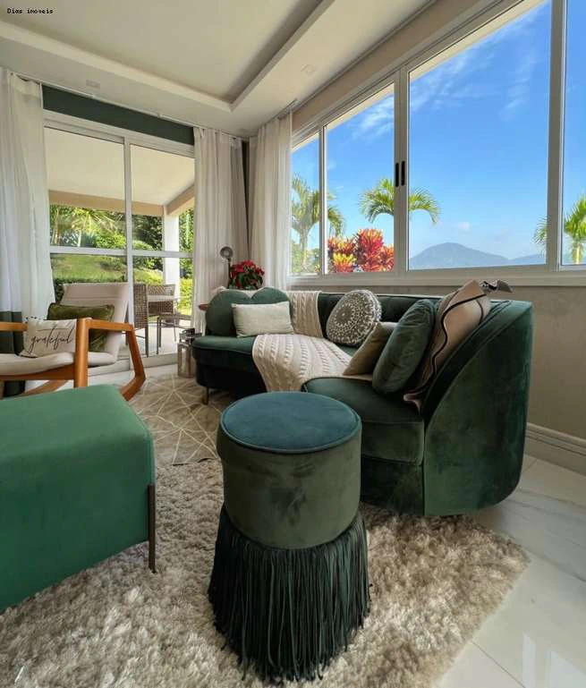 House with 4 en-suite bedrooms, 6 baths and 3 parking — photo 17