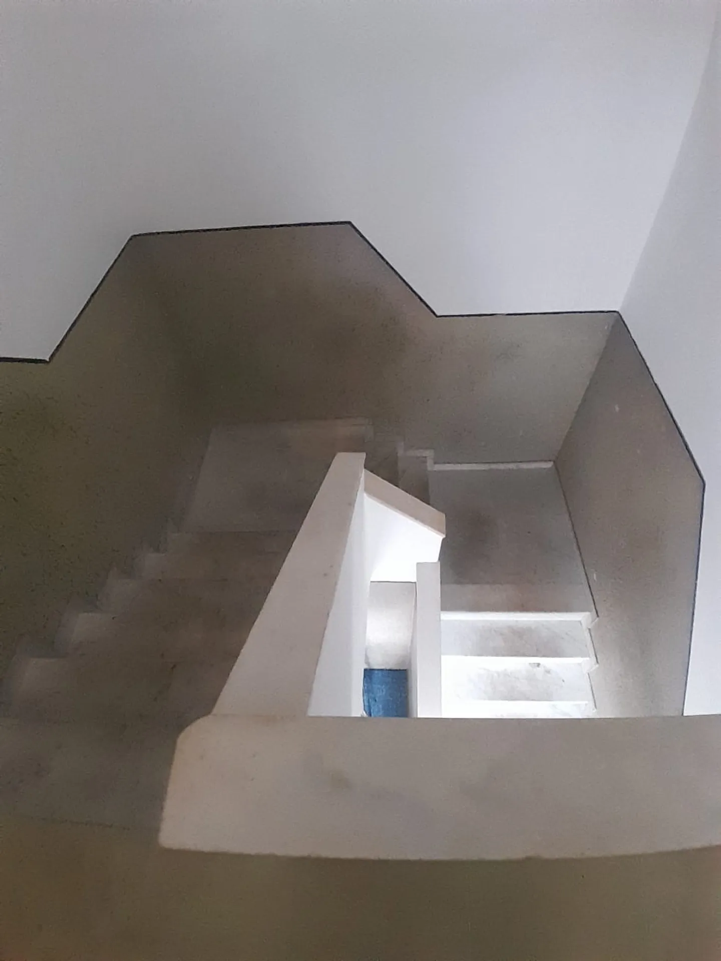 Apartamento de 3 quartos com armários planejados na cozinha — photo 31