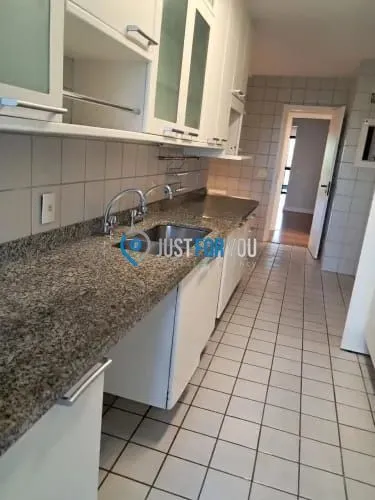 Apartment with 4 bedrooms, 5 bathrooms and a balcony — photo 13