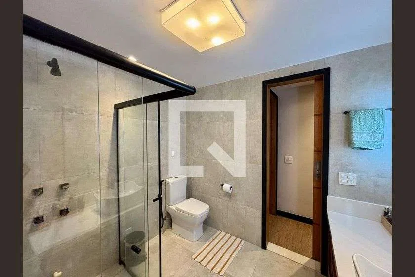 Renovated 2-bedroom apartment with city view, 85 m² — photo 16