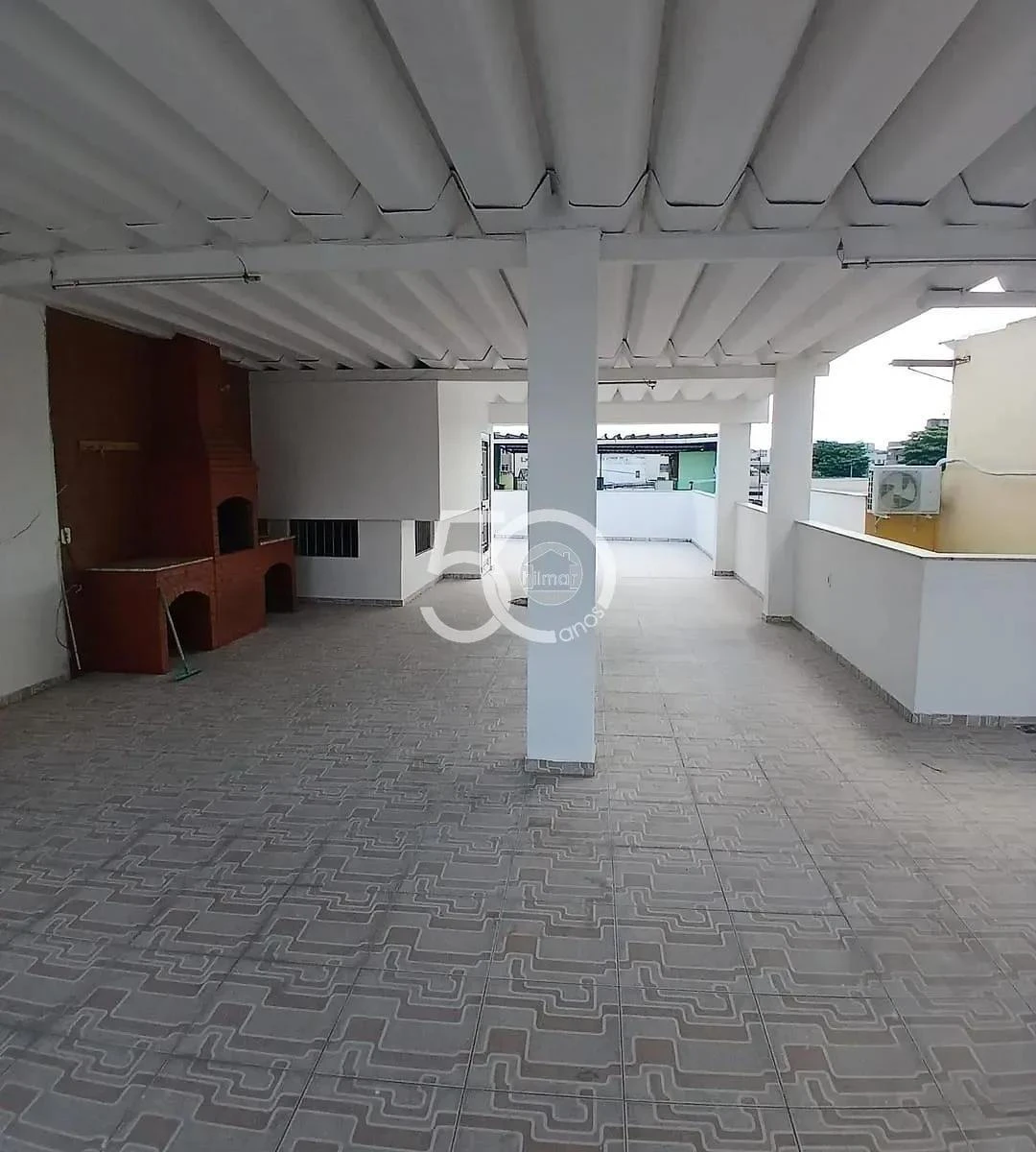 Casa con parrilla empotrada en el balcón — photo 4