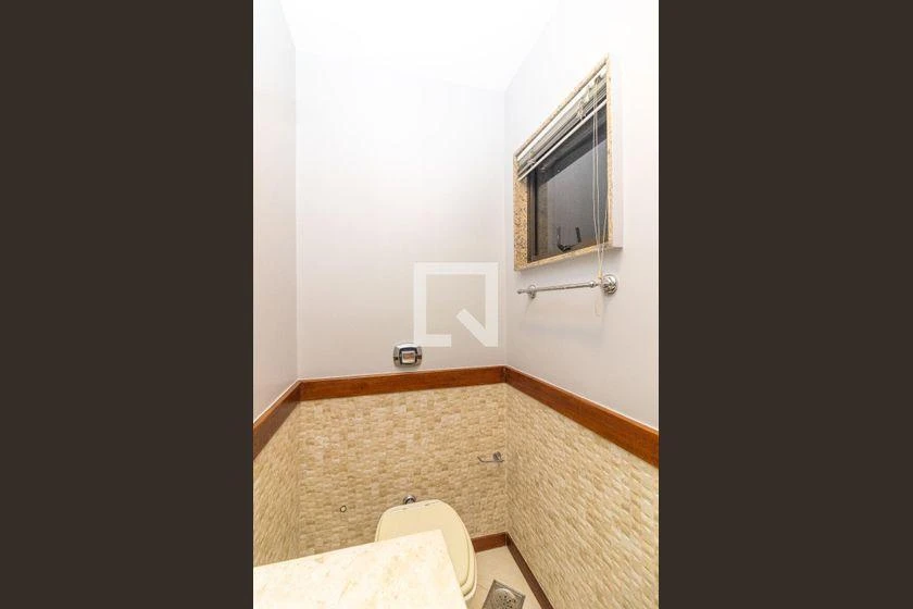 Квартира 244 м² с 4 спальнями и отдельной кухней — photo 36