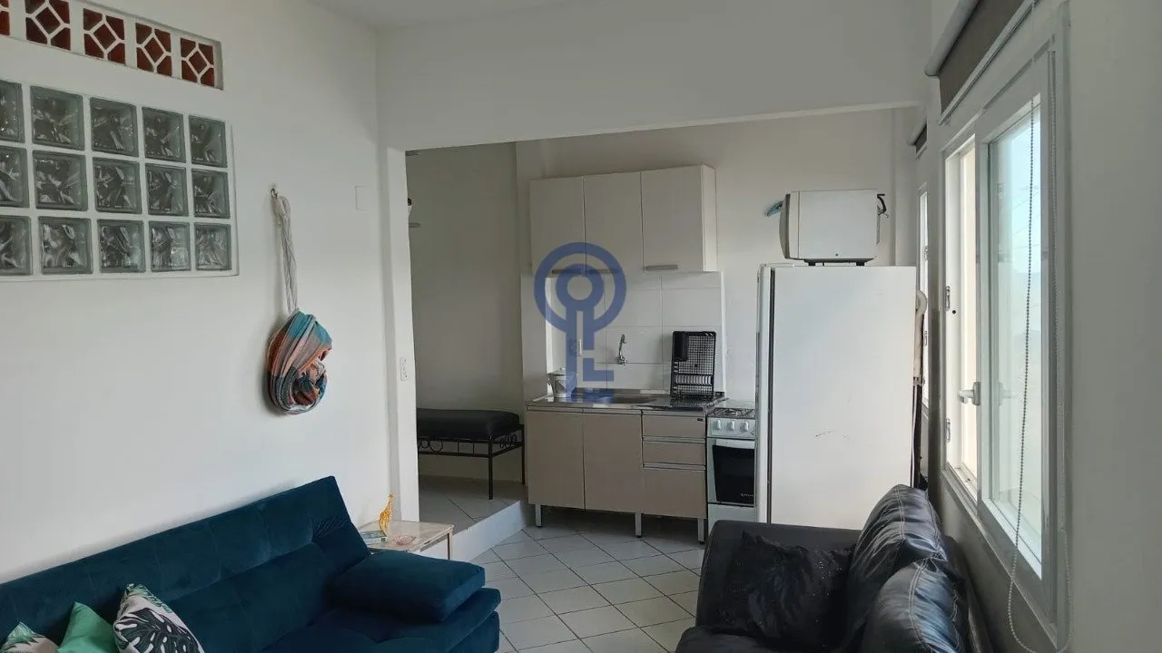 Furnished 2-bedroom apartment with open-plan kitchen — photo 4