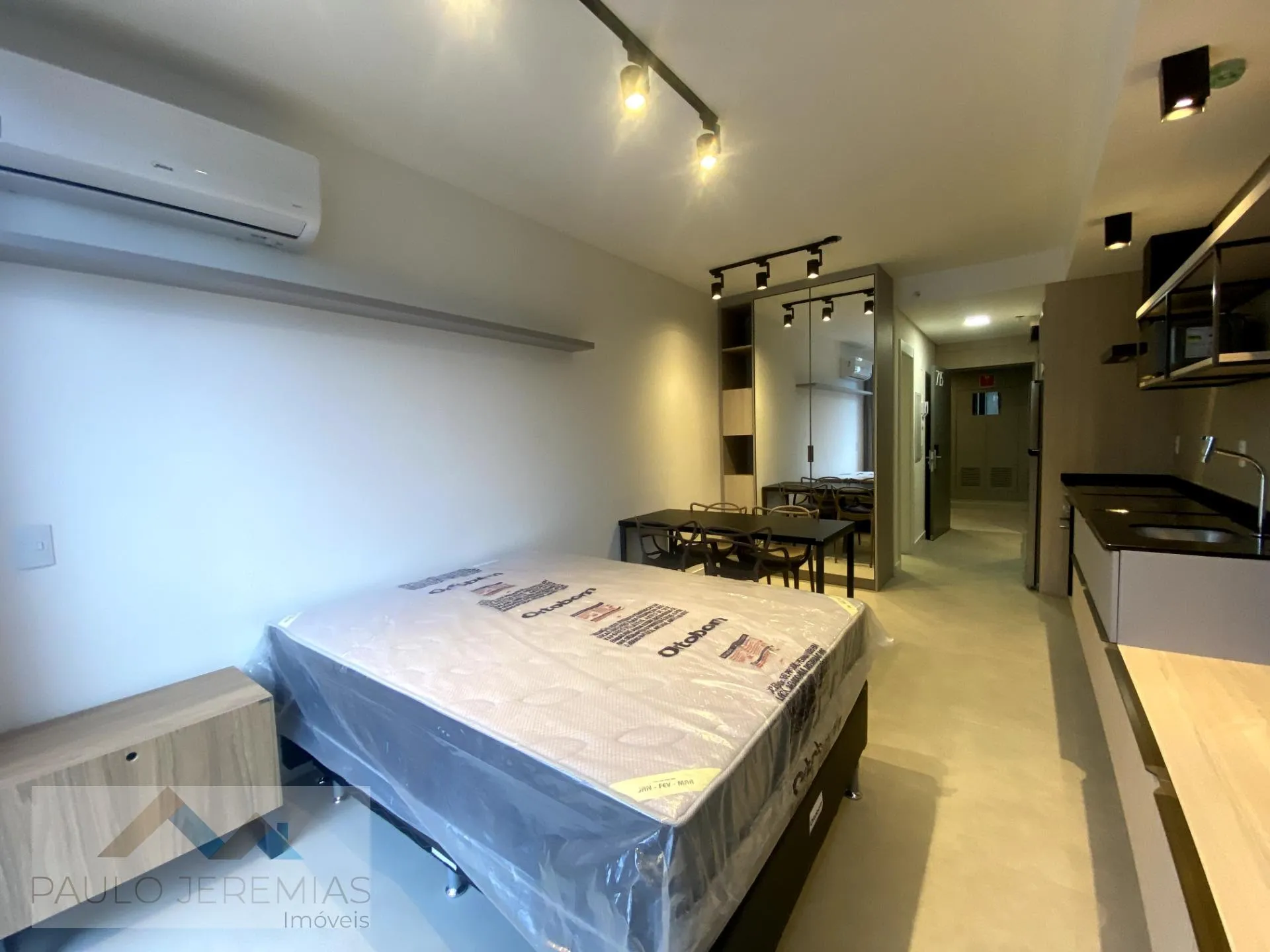 Furnished 31 m² studio with a desk corner on the 8th floor — photo 34