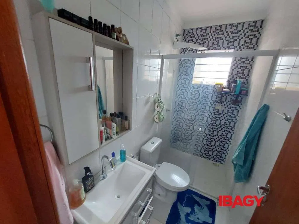 2-bedroom house with a washing machine — photo 14