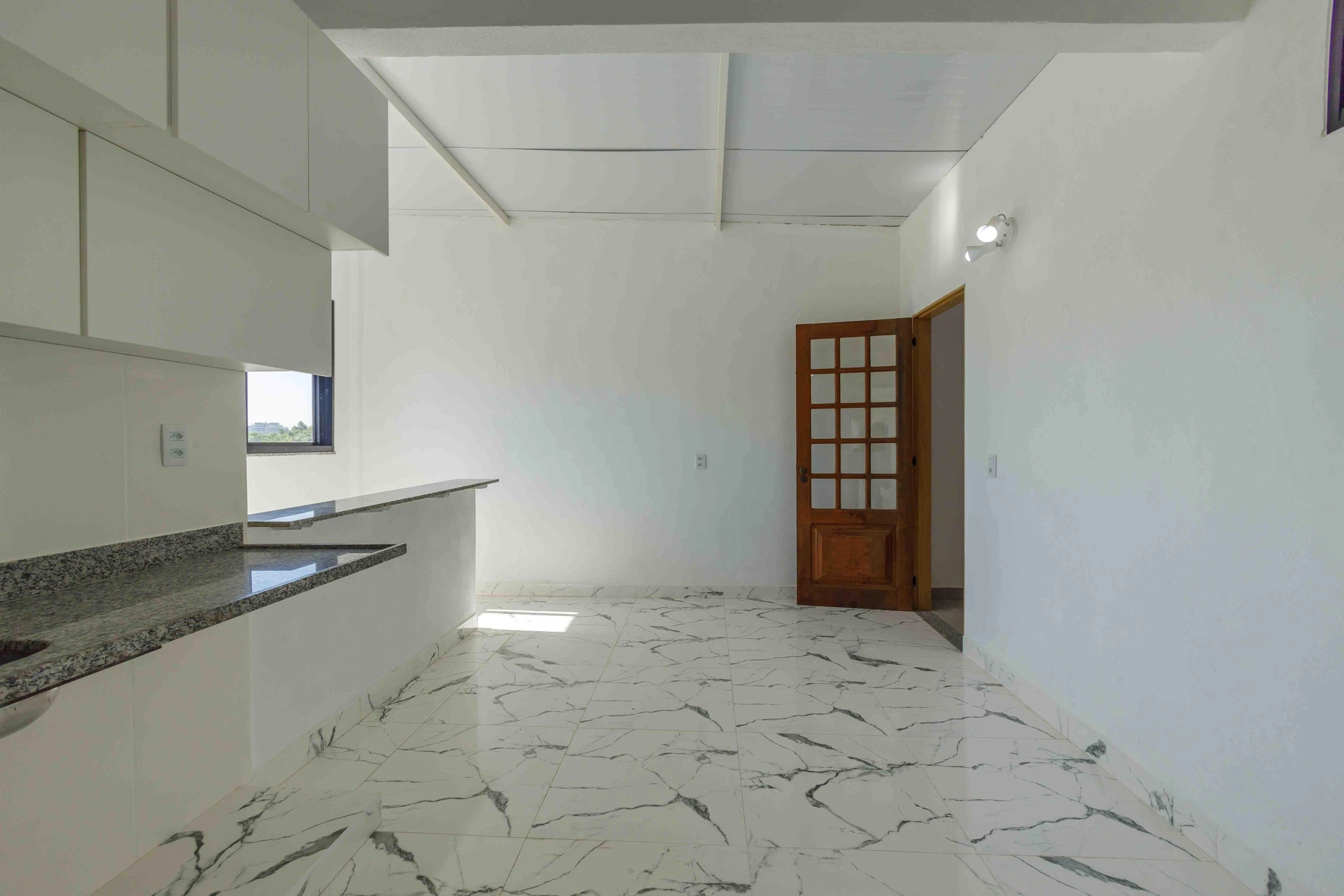 Monoambiente, 40 m², con ventanales de piso a techo — photo 9
