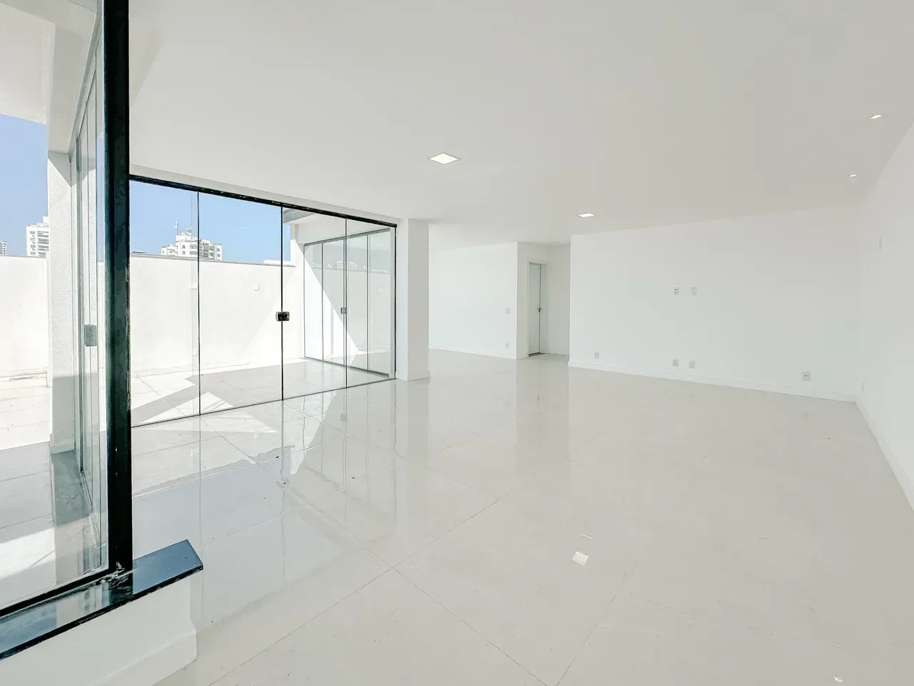 4-suite house with 6 bathrooms, 370 m² and 3 parking — photo 14