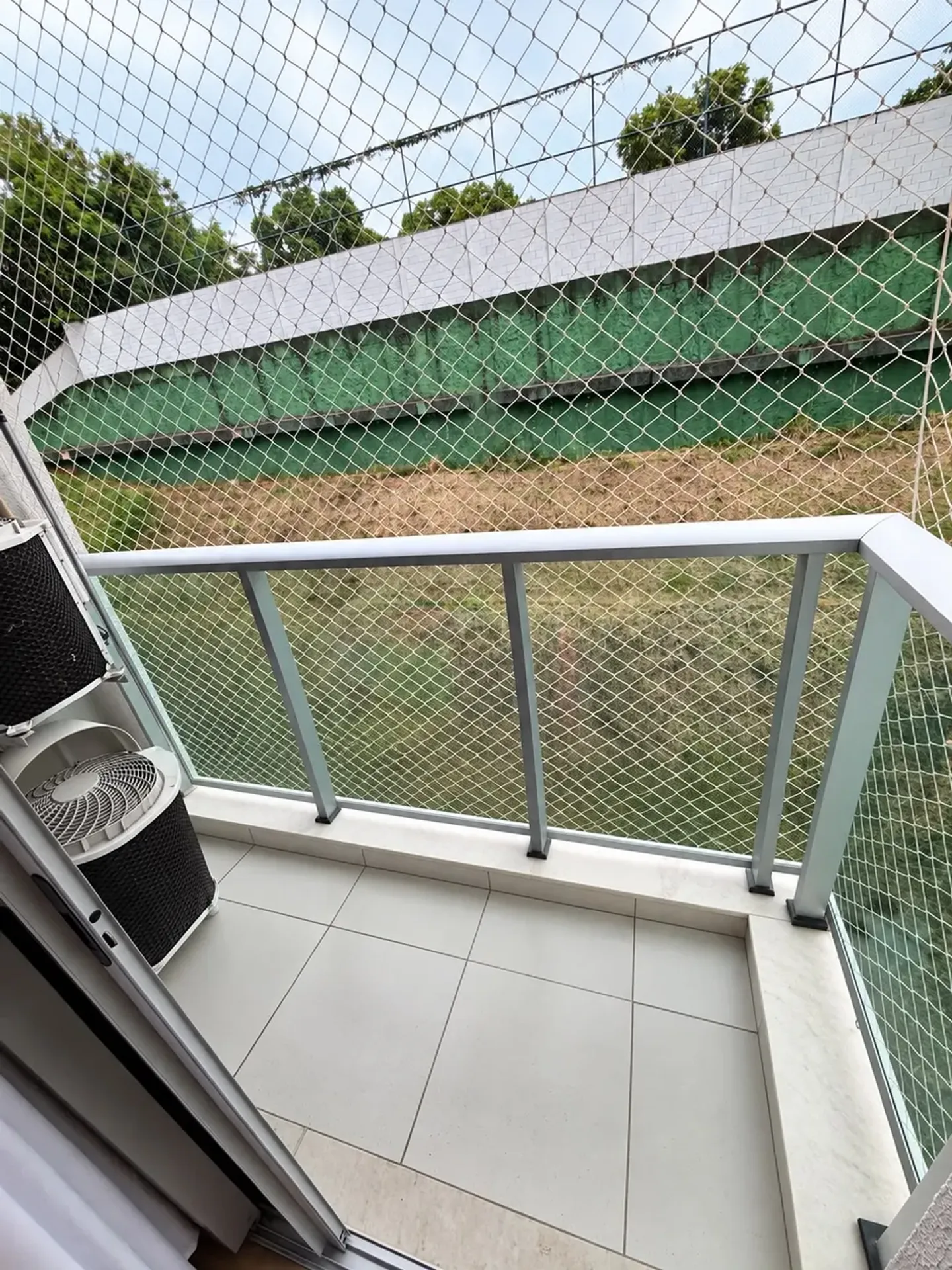 Balcony with a grill in a 2-bedroom apartment, 51 m² — photo 18
