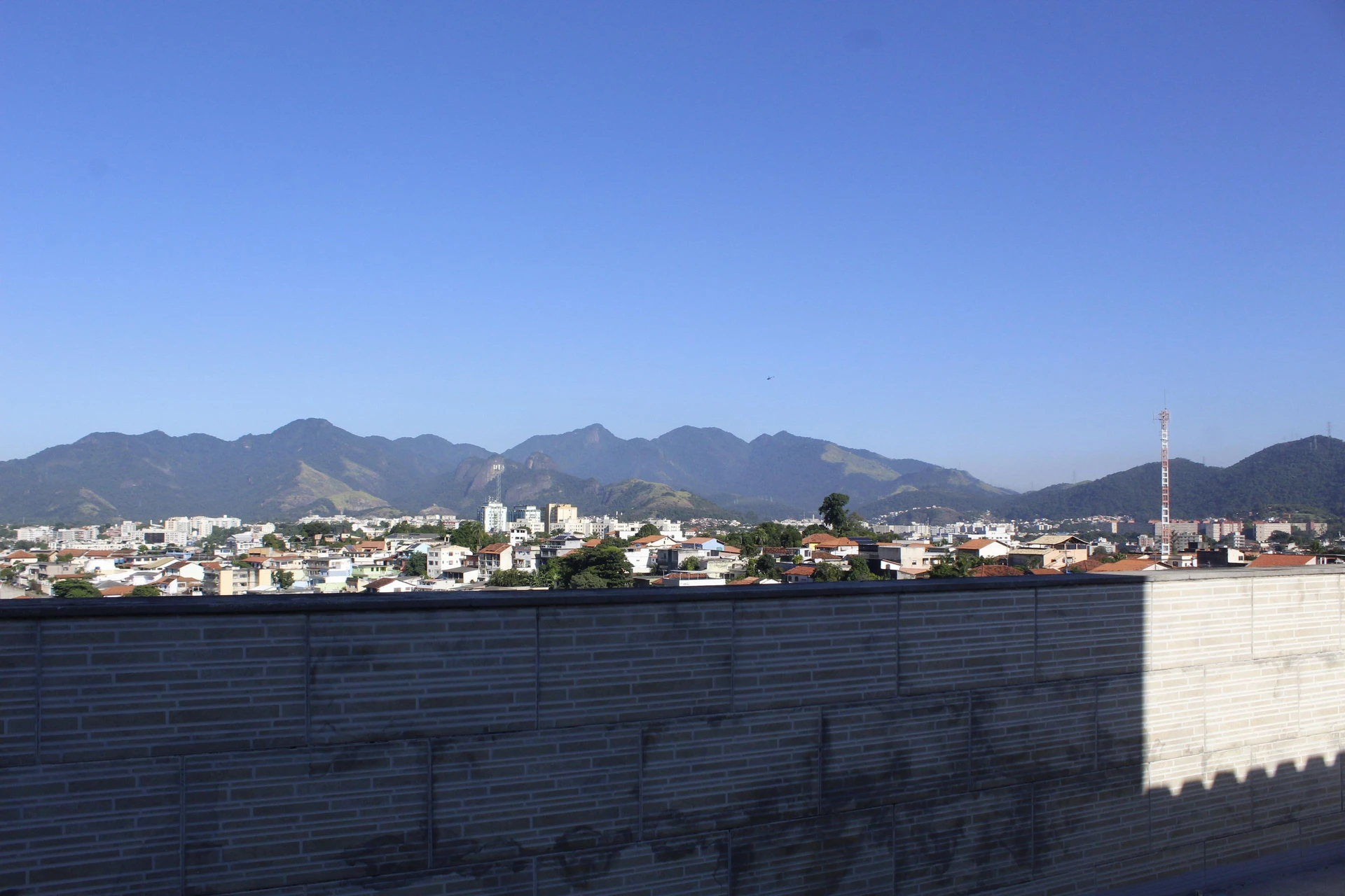 Rental apartment with 4 bedrooms and a balcony — photo 3