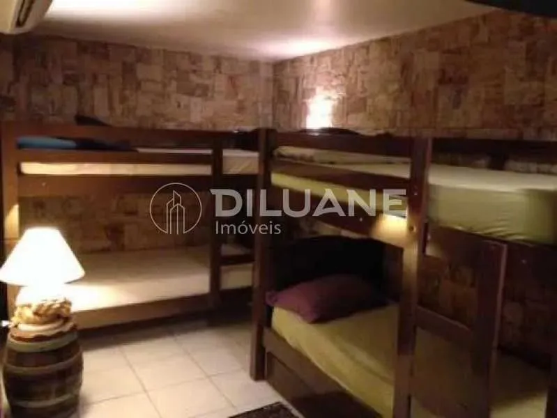 Furnished triplex with 5 bedrooms and shared pool area — photo 12