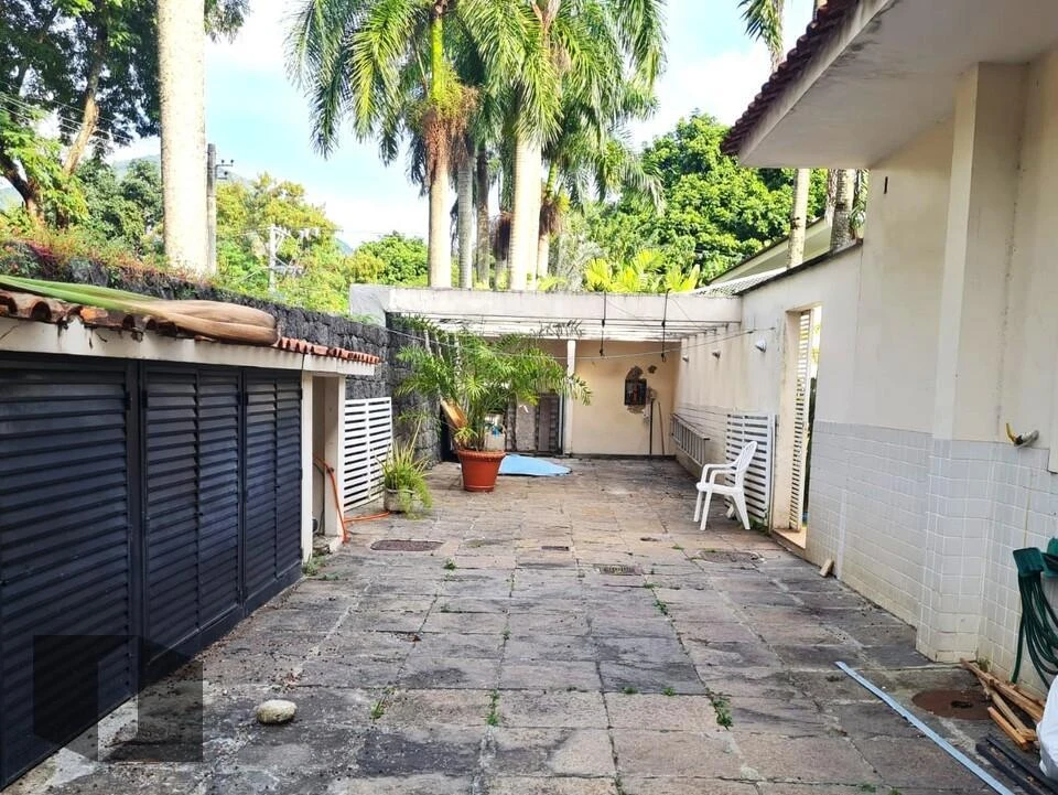 Furnished house with 690 m², 6 bedrooms and 11 baths — photo 26