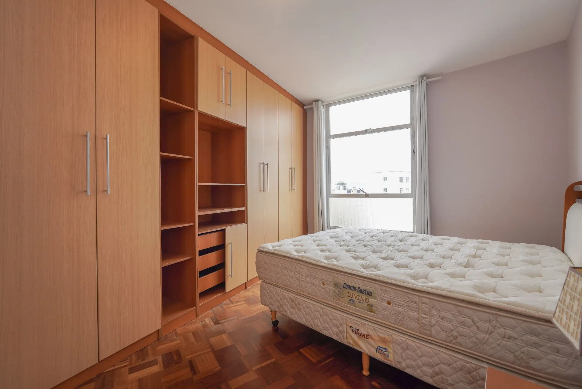 Home office in a 3-bedroom apartment, 140 m² — photo 15