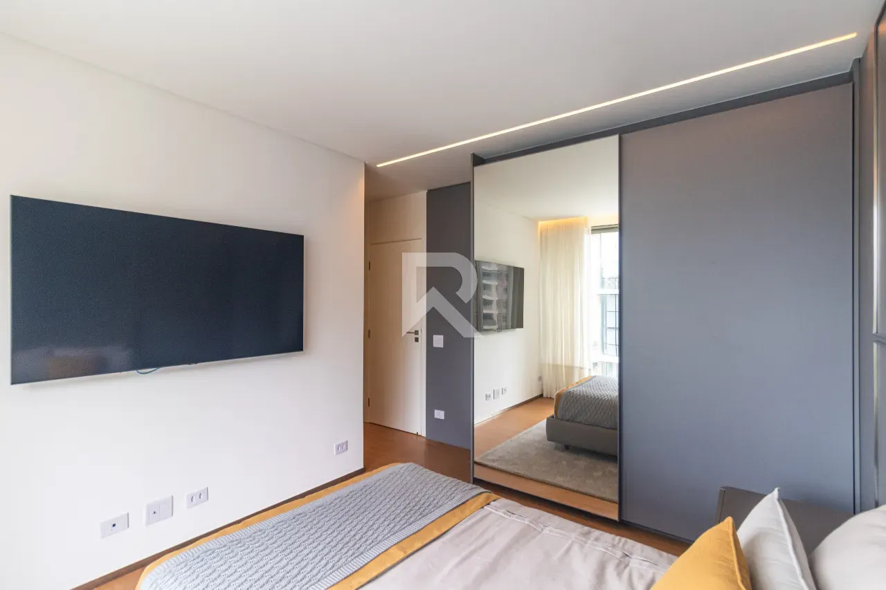 Apartment with 3 en-suite bedrooms and open kitchen — photo 29
