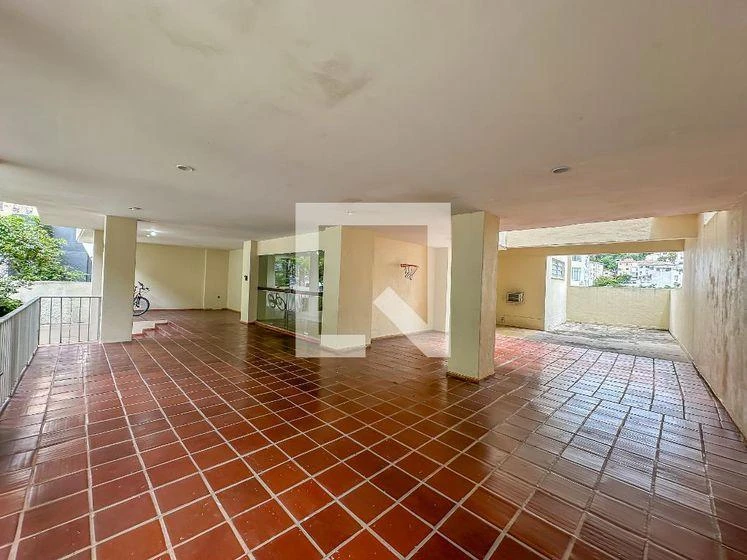2-bedroom apartment with a mountain view — photo 4