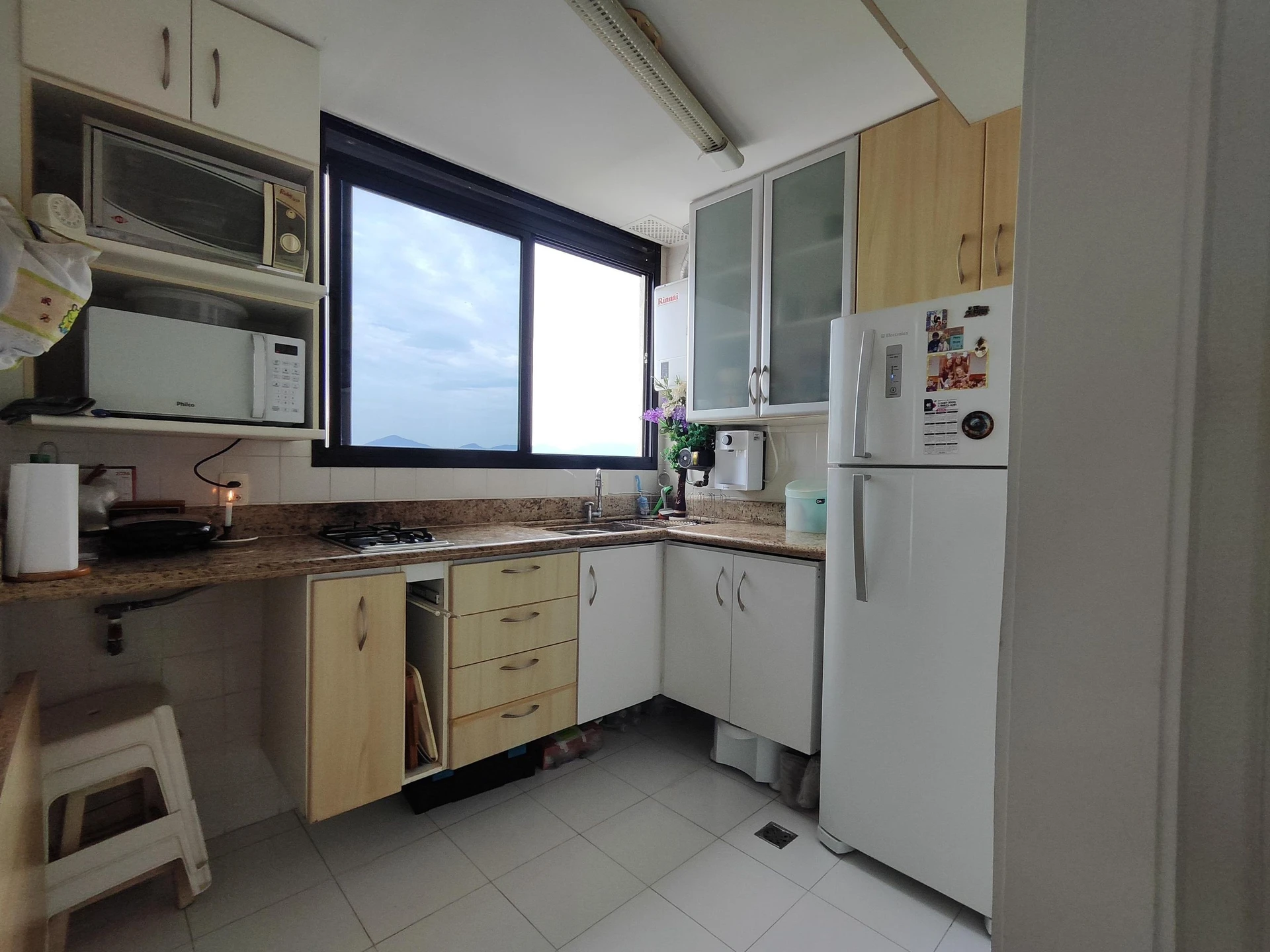 Apartamento mobiliado com 2 quartos em suíte e varanda — photo 2