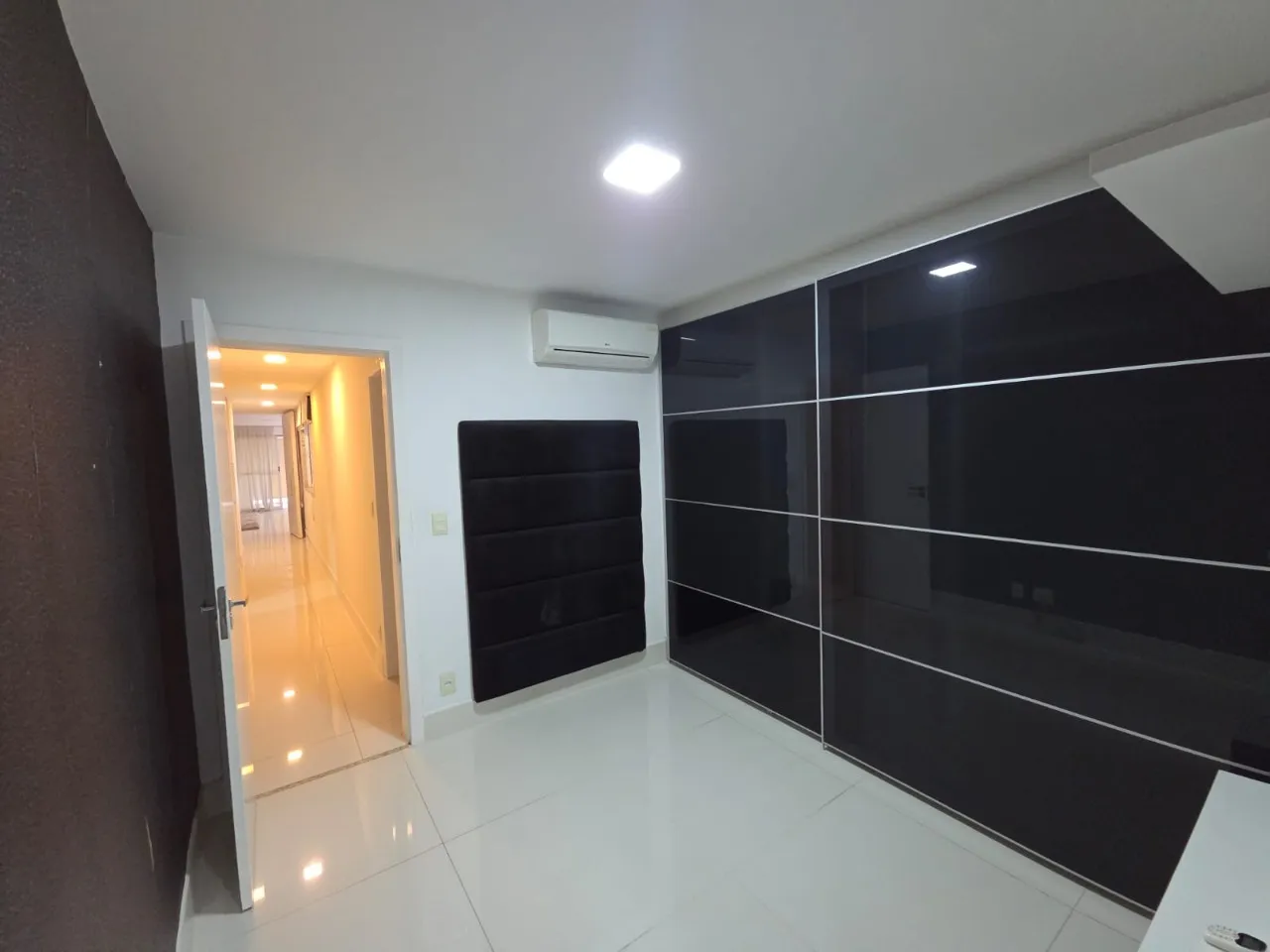 Furnished apartment, 316 m², with a walk-in closet — photo 21