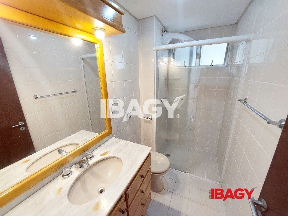 3-bedroom apartment with a washing machine in Florianópolis — photo 12