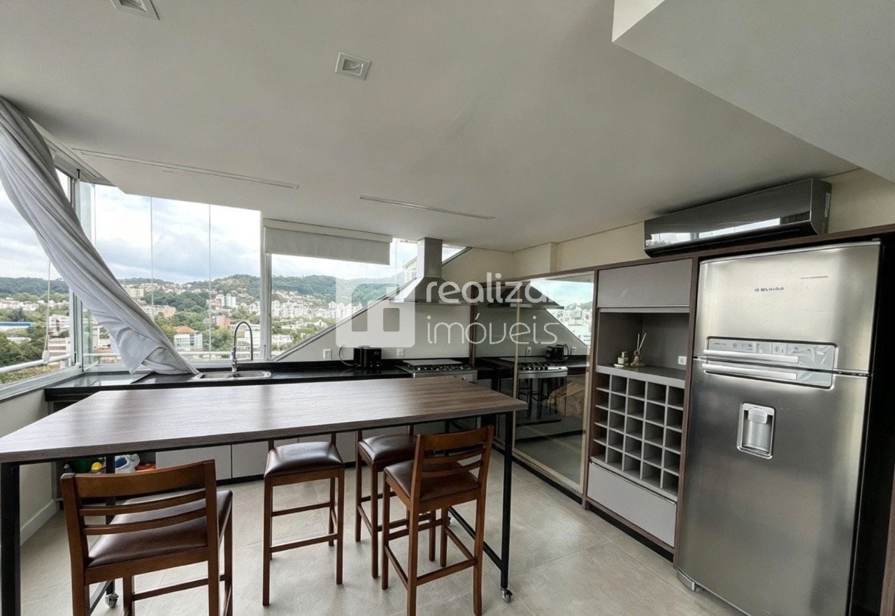 3-bedroom apartment with floor-to-ceiling windows — photo 2