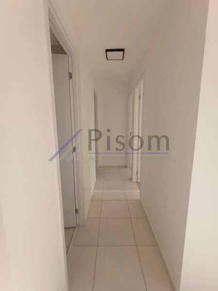 3-bedroom apartment with a glass-enclosed balcony — photo 20