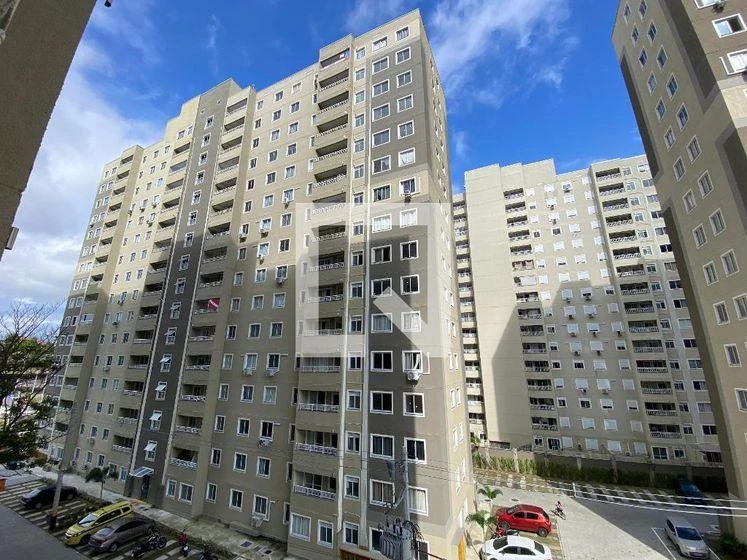 One-bedroom apartment in a building with a pool — photo 15