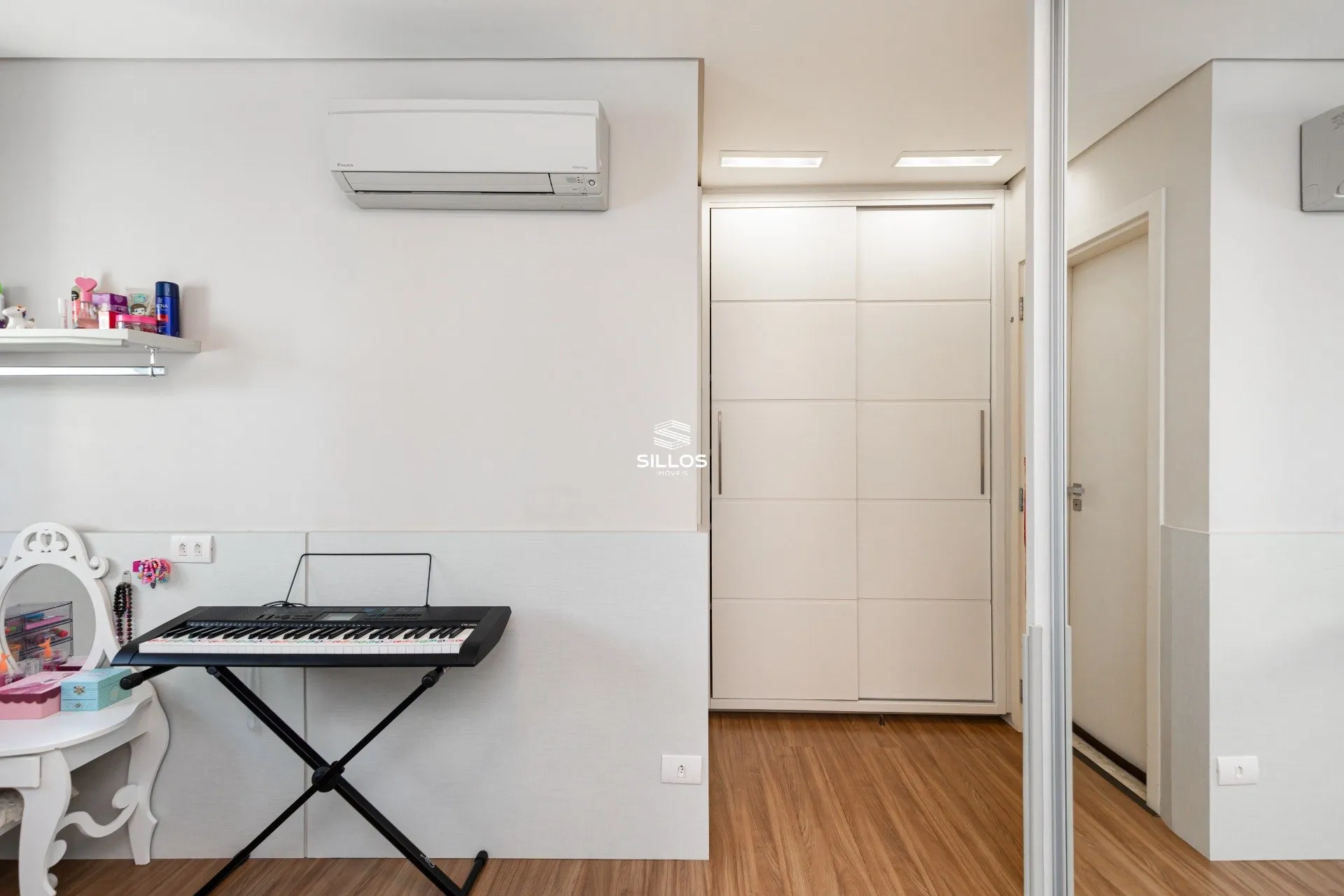 Квартира 321 м² з 3 спальнями-сюїтами і 4 паркомісцями — photo 29
