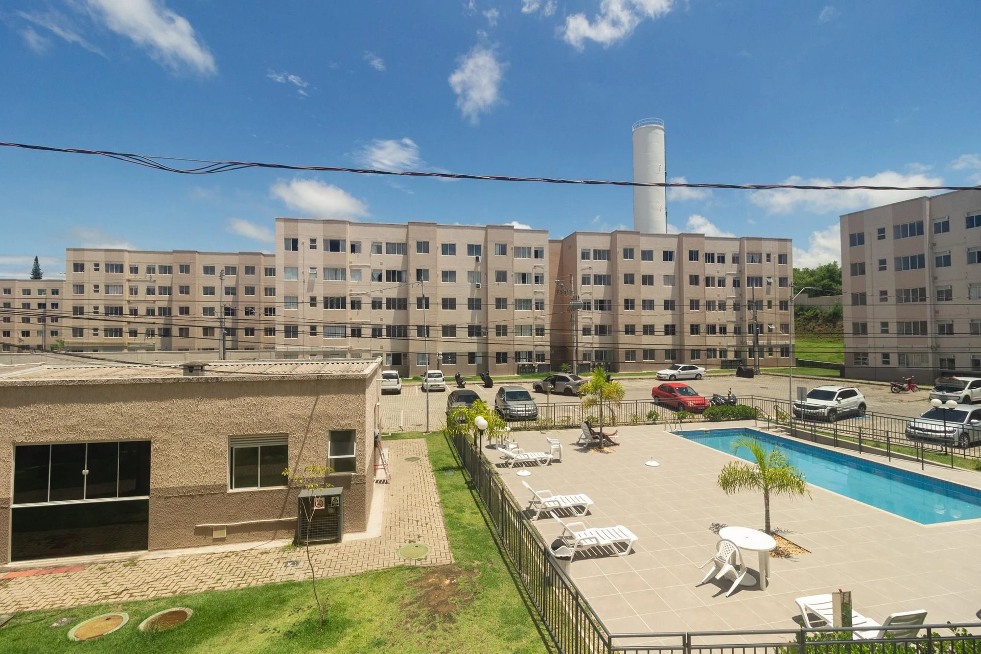 Apartamento com 2 quartos e piscina no condomínio — photo 27