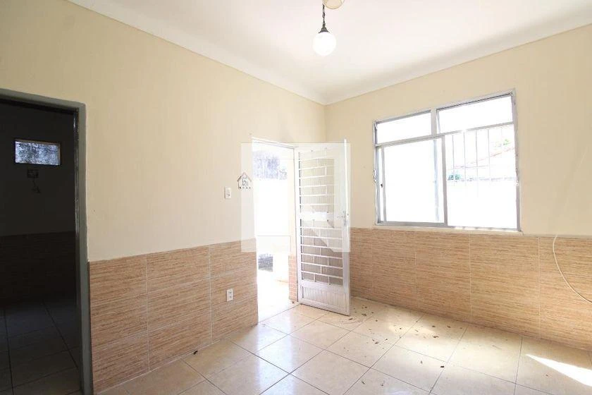 Unfurnished house with 3 bedrooms and 200 m² — photo 33