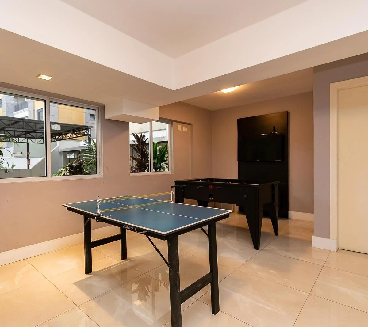 Furnished one-bedroom, 70 m² apartment in Curitiba — photo 31