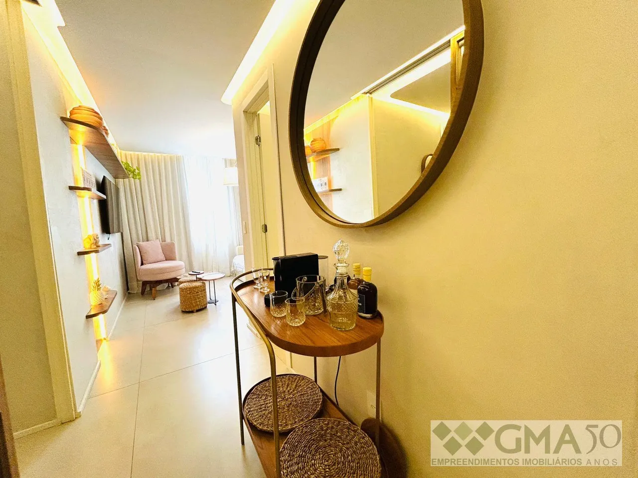 Furnished 1-bedroom apartment with a gas stove — photo 12