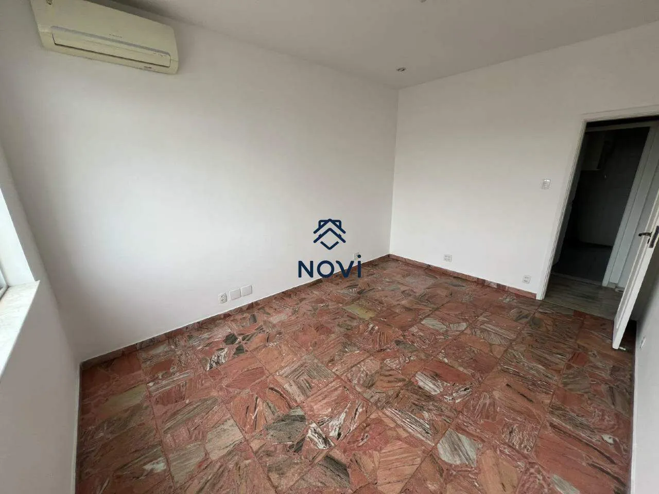 Квартира з 2 спальнями та пральною машиною — photo 2