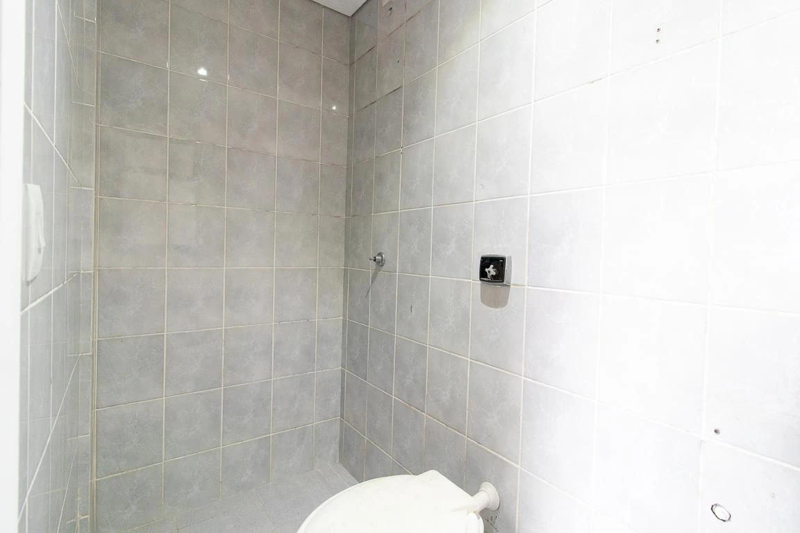 3-bedroom apartment with a bathtub in Curitiba — photo 56
