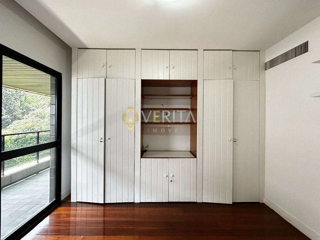 4-bedroom apartment with 4 en-suite baths and 380 m² — photo 2