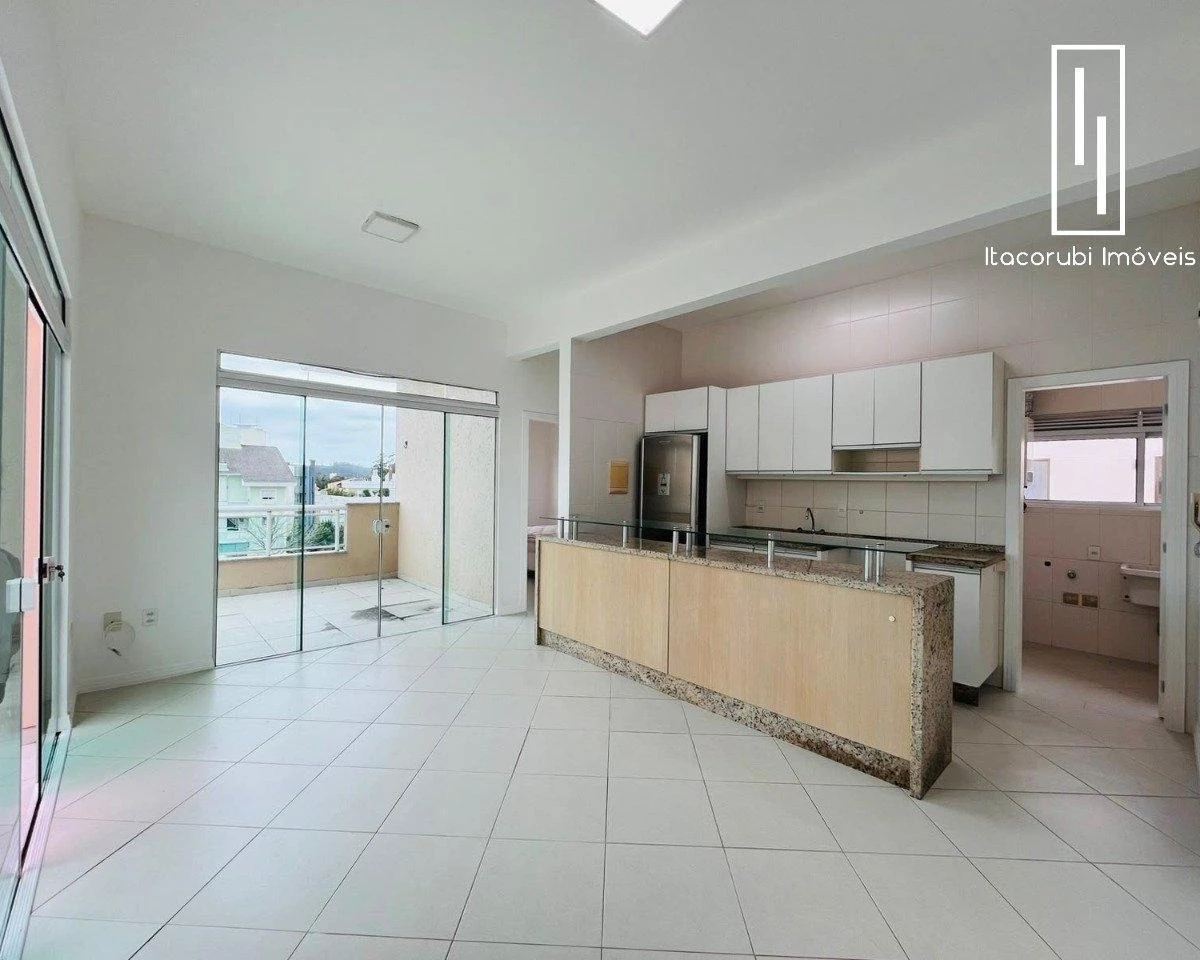 Balcony with a grill in a 2-bedroom apartment, 128 m²
