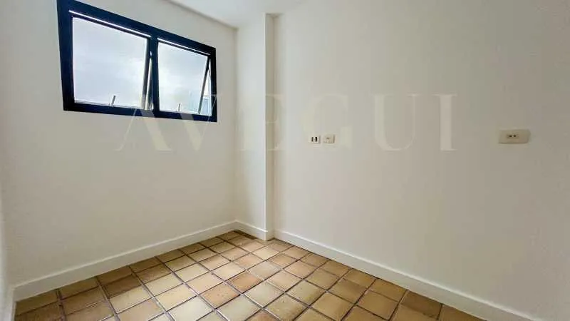 3-bedroom apartment, 1 with its own bathroom, 125 m² — photo 19