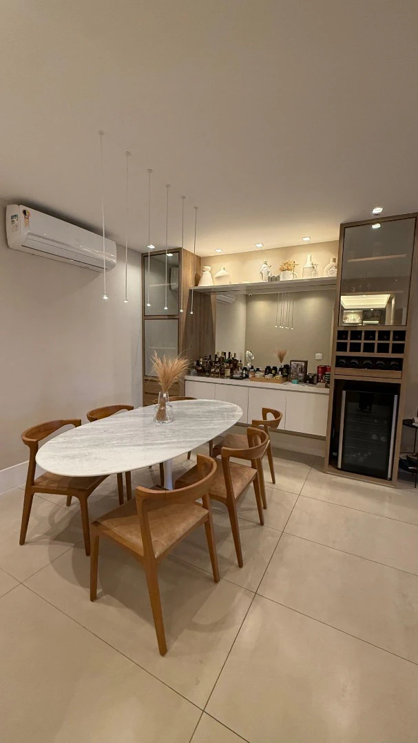 Apartamento mobiliado com 3 suítes e varanda de vidro — photo 9