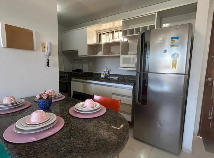 Furnished 1-bedroom apartment with a closed kitchen and gas stove — photo 2