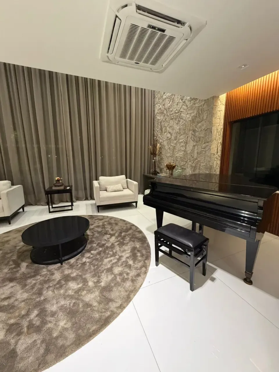 Furnished house with 5 bedrooms and 880 m² — photo 4