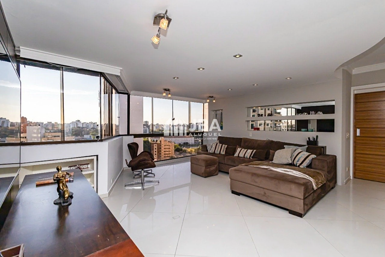 226 m² apartment with 3 bedrooms and an open-plan kitchen
