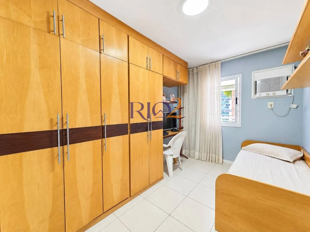 Walk-in closet in a 3-bedroom apartment, 117 m² — photo 20