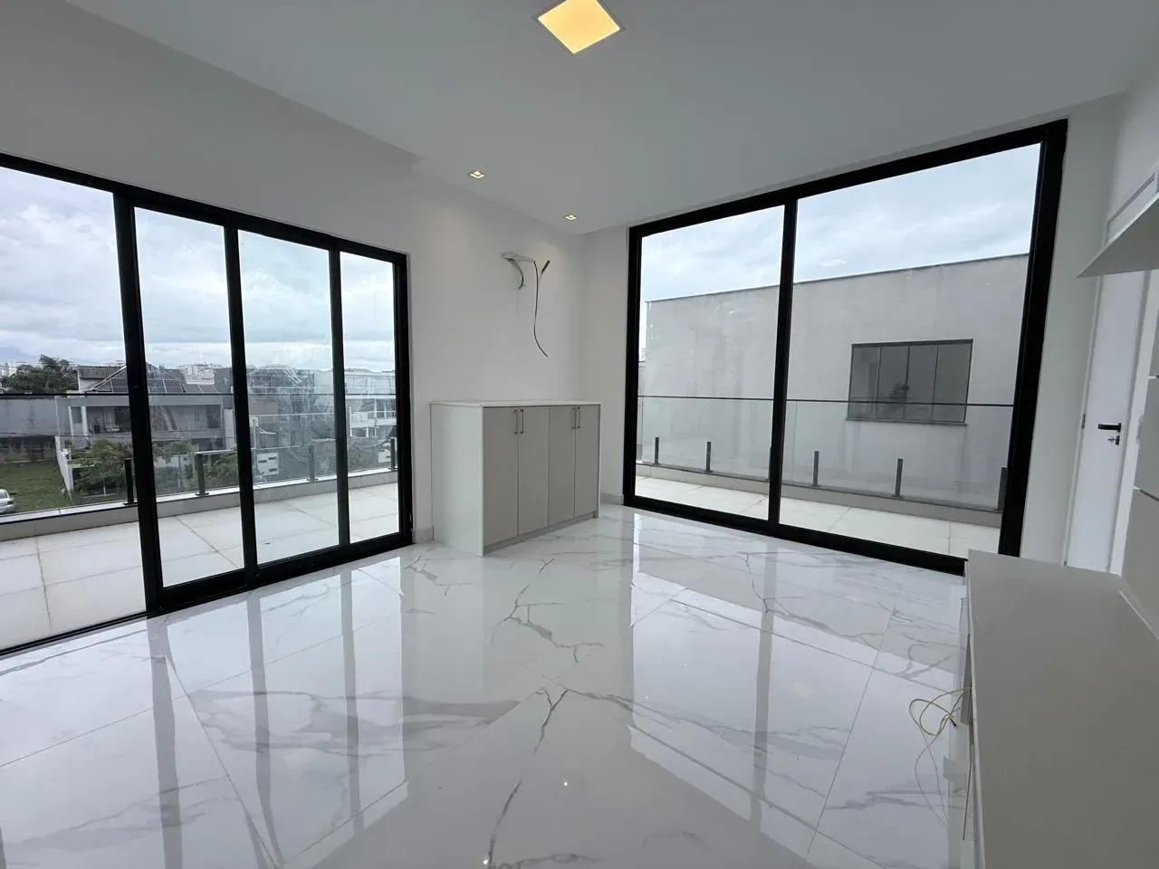 Private pool in a 5-bedroom house, 410 m² — photo 16