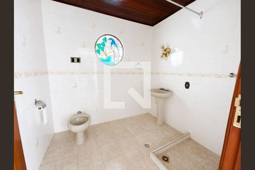 Casa com 3 quartos e 6 vagas de garagem — photo 19