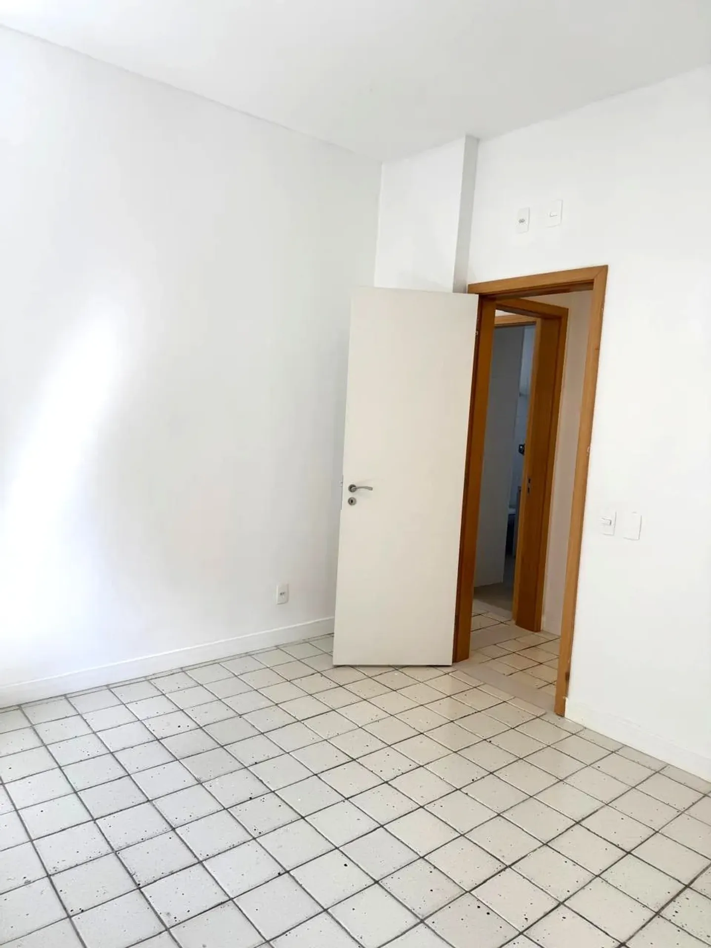 97 m² apartment with 2 bedrooms and 2 bathrooms — photo 4