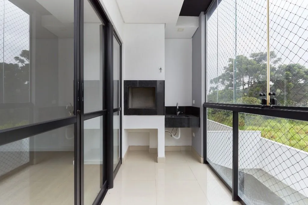 Furnished 2-bedroom apartment with an open-plan kitchen — photo 13
