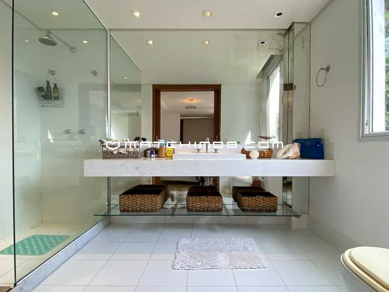 Furnished house with 4 bedrooms and 5 bathrooms, 3 parking — photo 24