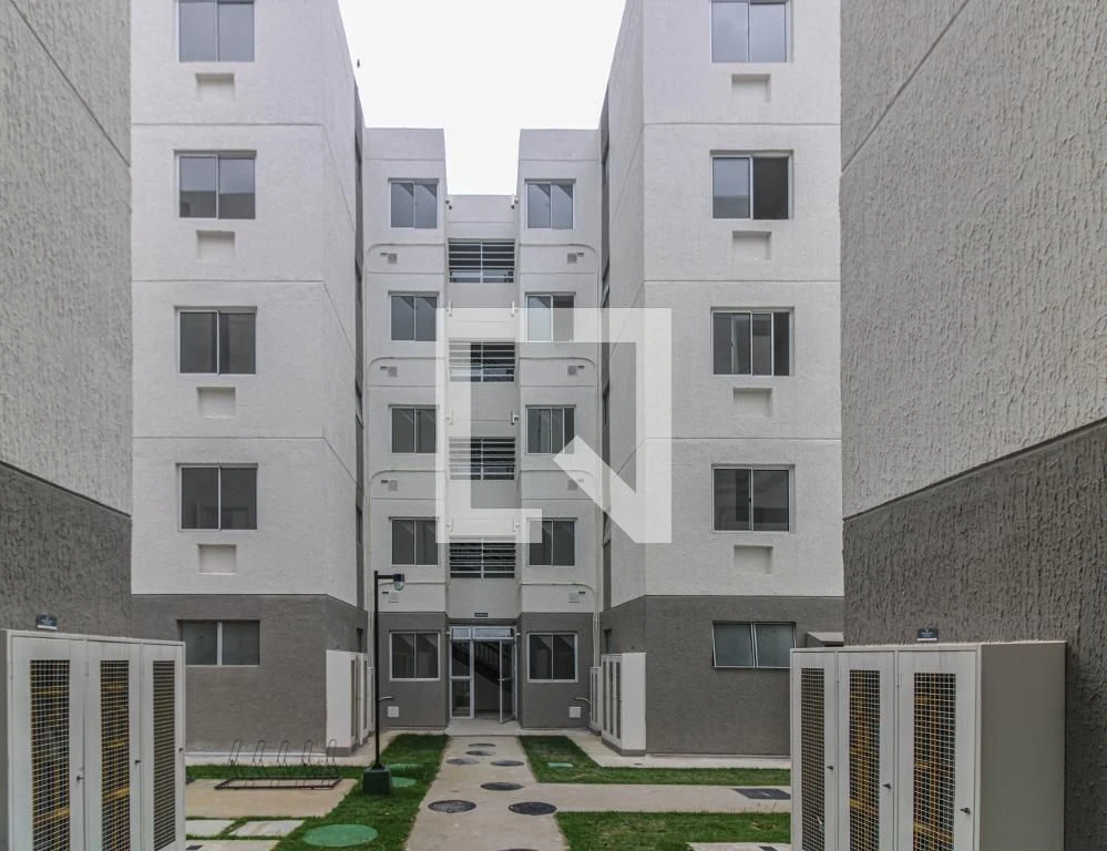 Balcony with a grill in a 2-bedroom apartment, 43 m² — photo 14
