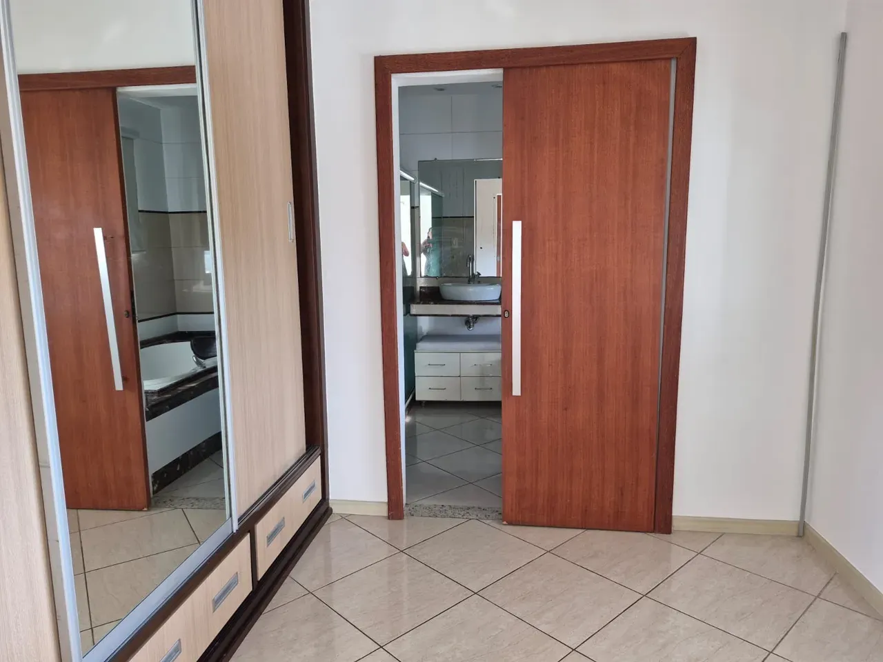 Unfurnished house with 4 bedrooms and 4 bathrooms and pool — photo 33