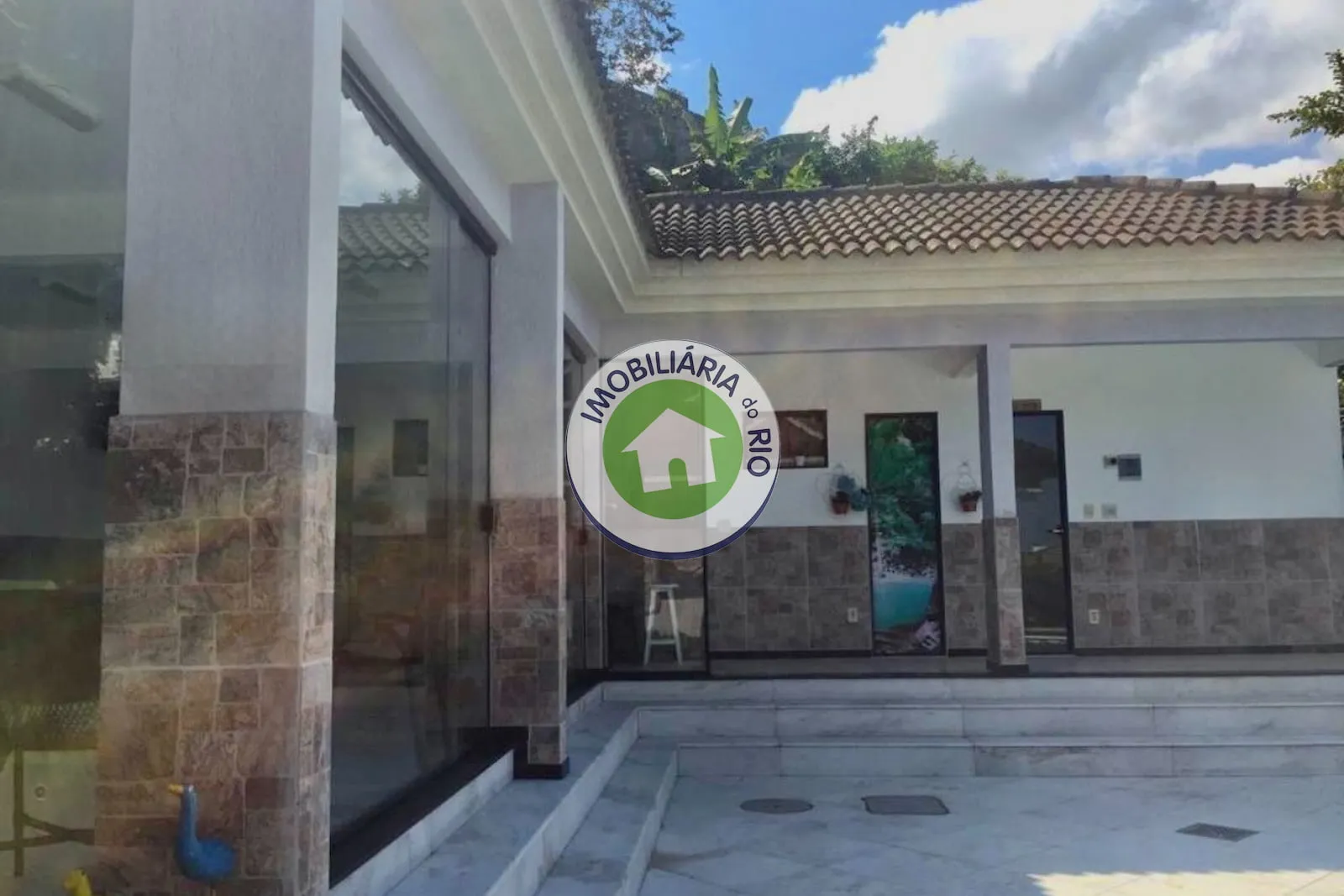 Casa com 3 suítes e 4 banheiros, 600 m² — photo 21