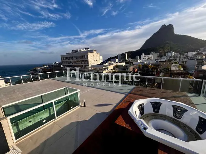 Triplex penthouse with 3 bedrooms and 3 bathrooms — photo 10