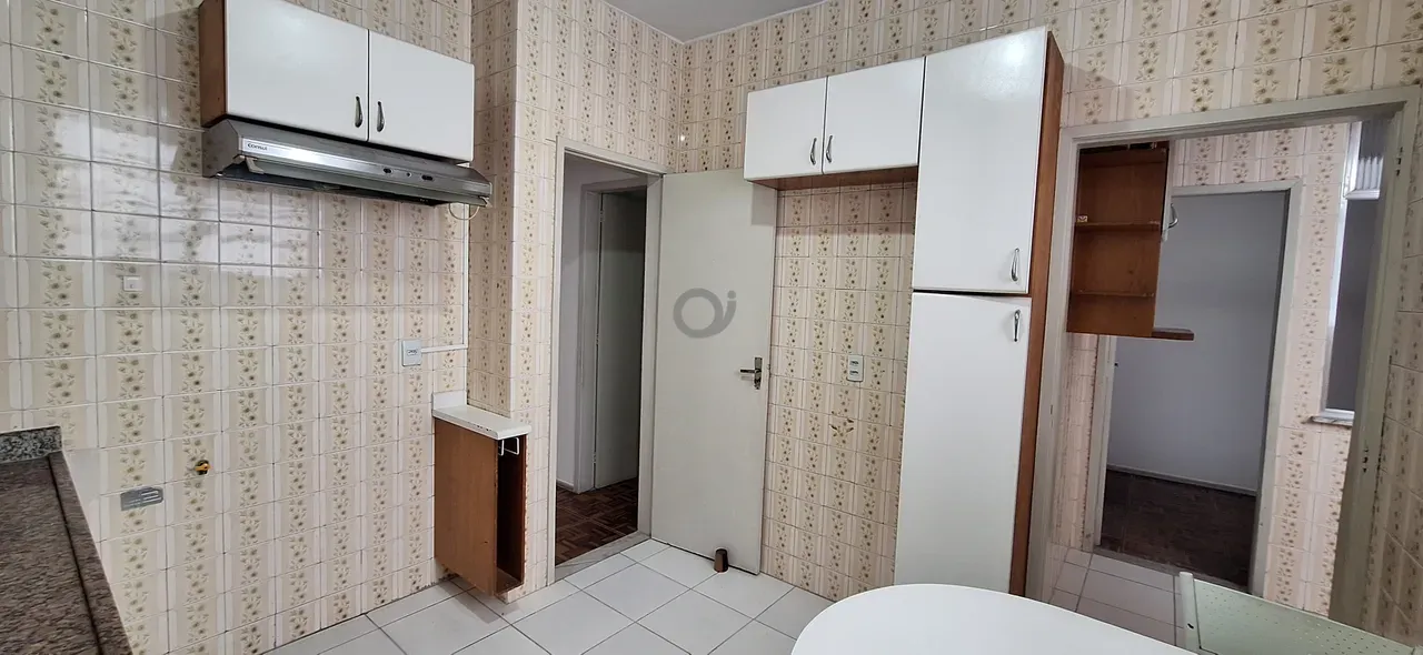 Walk-in closet in a 2-bedroom apartment, 73 m² — photo 15